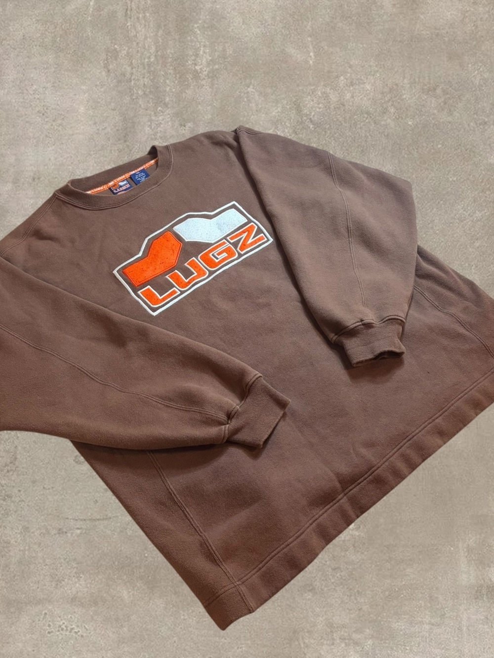 Lugz Mens XXL Brown Sweatshirt Spellout Patch Logo Pullover Vintage Y2K